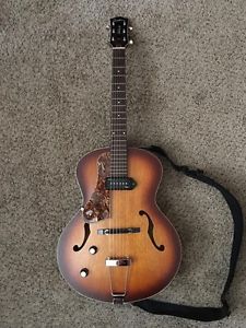 Godin 5th Ave. Archtop Kingpin P90 Hollowbody Electric Guitar, Cognac. Left Hand
