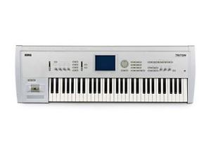 Korg Triton 61 Note Workstation Synth SYNTHESIZER USED - PERFECT CIRCUIT