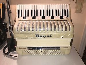 Royal Princess Monarch Accordion
