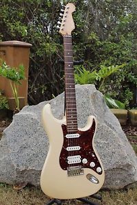 2007 Fender American Deluxe Stratocaster H-S-S w/ OHSC Olympic White Pearl USA!