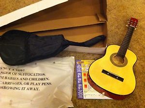 New Beginners Acoustic Guitar with Guitar Case paperwork original new box Bag