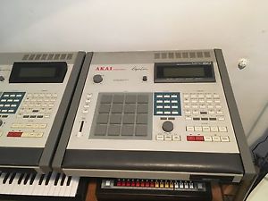 Akai MPC 60 (3000, emu sp 1200 related Sampler / Sequencer )+ lots of extras