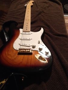 60th Anniversary Fender Stratocaster  w/commemorative HCase Original Custom Body