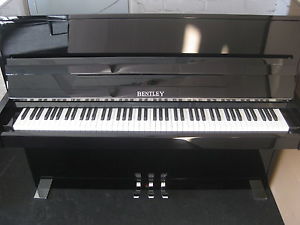 Neues Klavier nur: 1.999,-- 