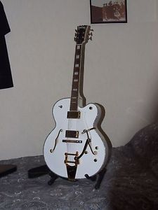 Vintage Falcon Electro Acoustic VS850