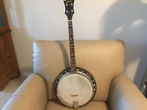 Gibson TB100 Tenor Banjo hrefhtt