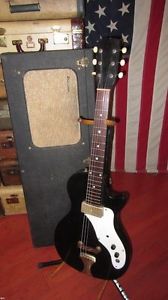 Vintage 1960's Airline Model 7214 Electric Guitar w/ Original Amp in Case