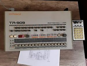 Roland TR 909 modifs sur Bass Drum et HH parfait état + cartouche M-16C TR909