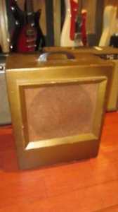 Vintage 1950's Silvertone Deluxe 2546 Vintage Combo Amp Sounds Amazing