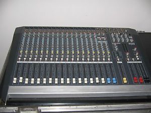 Allen & Heath PA20 Mixer 20 canali + flight case
