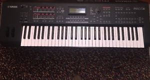Yamaha MOXF6 61-Key Semi-Weighted Synth Regular 190839021175