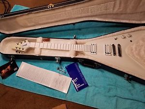 Gibson Brendan Small Snow Falcon Flying V Guitar With Original Case