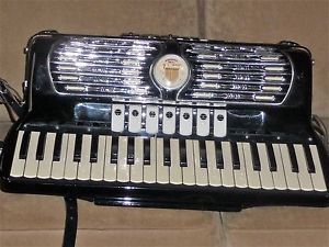Accordion,TITANO Stroller, Tube Chamber in Exceptional Condition.