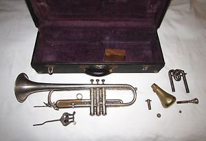 ANTIQUE OR VINTAGE TRUMPET C.G.CONN LTD ELKHART USA SILVER w/CASE & MUTE PEARL