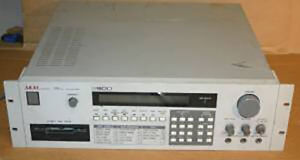Akai s900 s-900 sampler midi