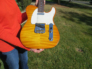 Fender Custom Shop Custom Deluxe Telecaster AAA Flame Top Honey Burst 2013 NOS