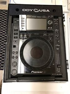 Pioneer CDJ-2000 DJ Turntable With Odyssey FX LED Case