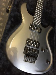 PARKER RADIAL MAXX FLY GUITAR USA,FLOYD ROSE ,SEYMOUR DUNCANS, STEEL FRETS, ESP