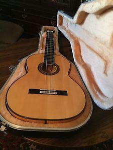 2002 José Ramírez FL2 Flamenco Guitar with case, Spain