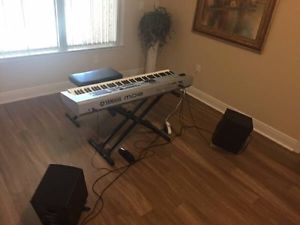 Yamaha MO8 Keyboard Synthesizer