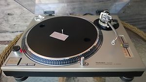 technics SL-1200MK2 Direct Drive,110V-120V/220V-240V COLLECTOR OWNED,NO DJ USE
