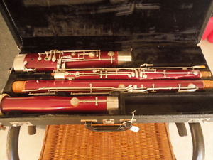 Signet by Selmer Wood Bassoon With High D ser # 9926 complete but needs TLC