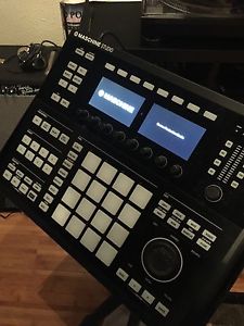 Native Instruments Maschine 2.0 Studio Production Workstation - Black