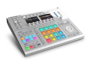 Native Instruments Maschine Studio Weiß