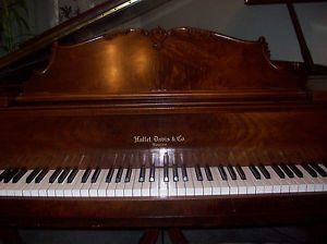 HALLET & DAVIS BABY GRAND PIANO - DELIVERY INCLUDED