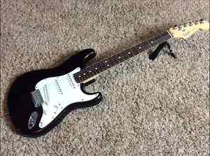 1994 Fender Stratocaster Plum / Black