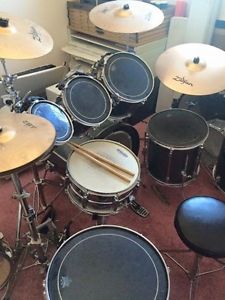 7 Peice Tama Drum Set with ZBT4 zilgean cymbal set and PDP double pedal