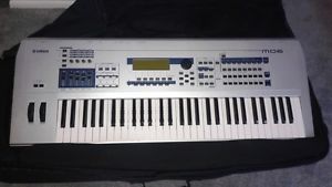 Yamaha MO6 Keyboard Synthesizer
