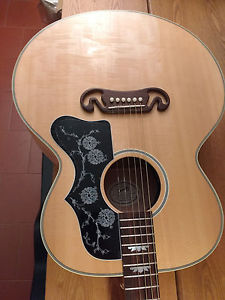 Chitarra Acustica Gibson J200 Studio Amplificata - Italian & English