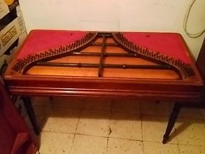 Cimbalom. Hammered Dulcimer. Citara. Antique. Old. Antiguo.