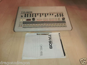 Roland TR-909 Rhythm Composer, wenig gelaufen, inkl. Anleitung, 2J. Garantie