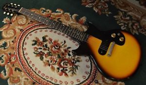 Gibson Melody Maker Double Cutaway/Sunburst  w/soft case Free shipping #E404