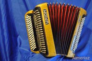 Accordeon UNION idem Maugein 3 voies 4 rangs main droite
