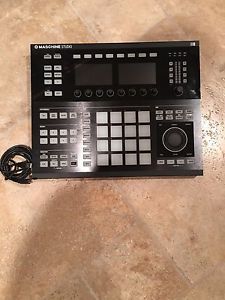 Native Instruments Maschine Studio MINT with software licenses