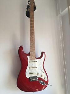 Fender Stratocaster Custom Deluxe Transparent Red