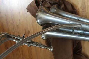 Nr 74 .Alte Bass Schalmei mit Tasche