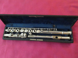 BELLE FLÛTE TRAVERSIERE DE LL.LEBRET RESTAUREE