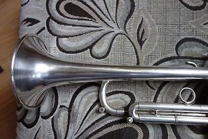 trumpet kanstul custom built USA + mouthpiece bach 7c + Case for Two Trumpets