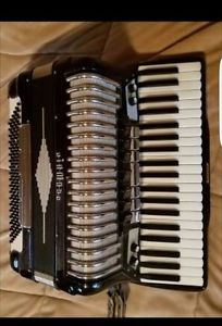 accordion diomond