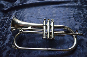 YAMAHA FLUGELHORN SILVER YFH-231 VERY GOOD CONDITION WITH HARD CASE PROTEC