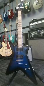 Carvin custom v220 guitar w/ OHSC