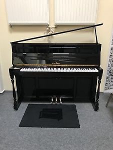 Klavier "Schimmel" 115 cm, schwarz poliert, leicht gebraucht