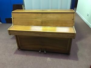 Compact Walnut Bellette Piano. Attractive Neat Piano.
