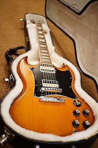 GIBSON 2011 SG STANDARD HONEYBURST BURSTBUCKERS CASE Awesome AC/DC SOUND