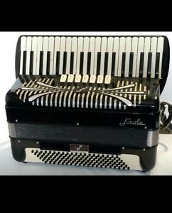 accordion sonola4/5/hand made reeds gud condition