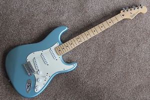 FENDER  STRATOCASTER  METALIC ICE BLUE   EXCELLENT CONDITION